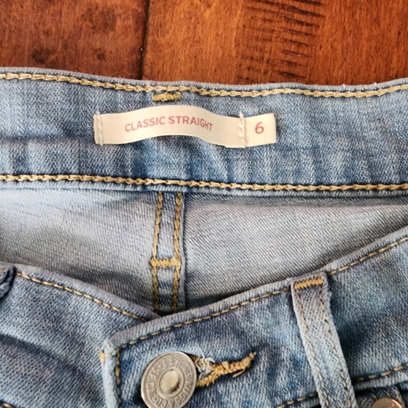 Womens Levis - Picture 6 of 9